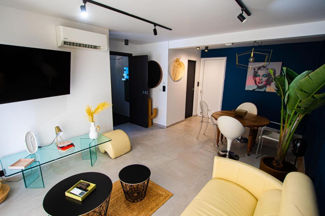 Appartement De Caractere Avec Jacuzzi Frejus Exterior photo